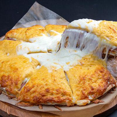 Пицца Ассорти в Crazy Brothers по цене 1790 ₽