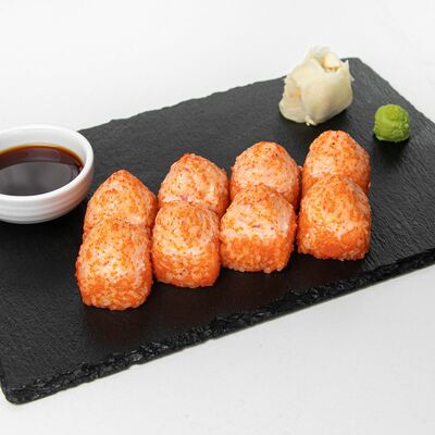 Запеченный ролл Филадельфия в Сакура по цене 250 ₽