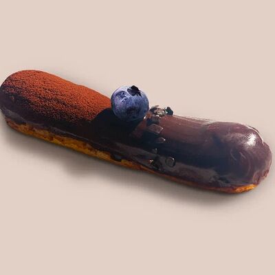 Эклер Халва-черная смородина в Velle Coffee по цене 480 ₽