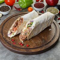 Курица в лаваше в Mon Cafe