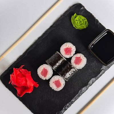 Маки ролл с тунцом в Панда Бистро по цене 267 ₽