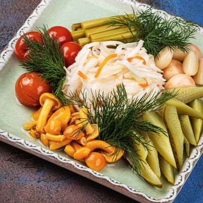 Соленья в Бублик по цене 690 ₽