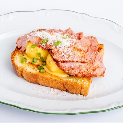 Бриошь с ростбифом в Lilian's cafe по цене 790 ₽