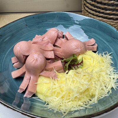 Сосиски с картофельным пюре в Pro Вкус по цене 530 ₽