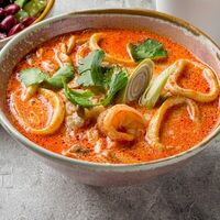 Том ям с морепродуктами в Poke & TomYum