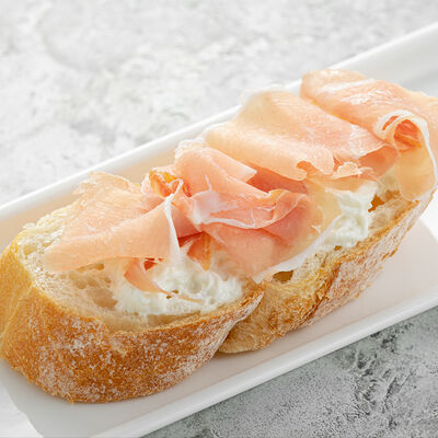 Брускетта с пармой и страчателлой в Нектарин по цене 490 ₽