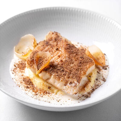 Мурманская треска с соусом морне и бородинской крошкой в Бистро Рыба Мечты по цене 1100 ₽