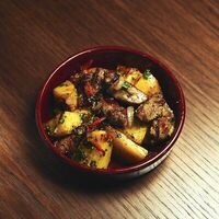 Оджахури со свининой и овощами в Тбиладжио