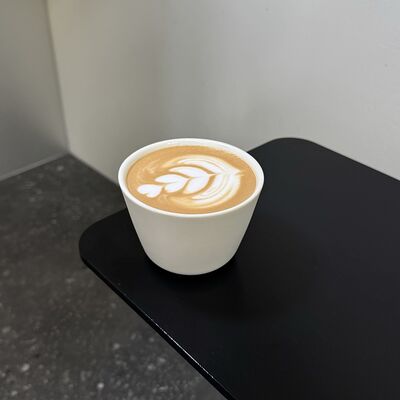 Флэт уайт в Grey coffee по цене 270 ₽