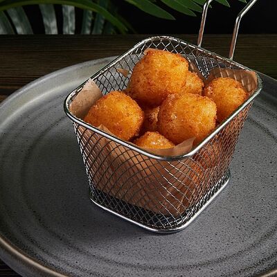 Сыр Моцарелла во фритюре в Хочу и буду по цене 439 ₽