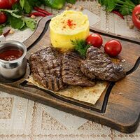 Медальоны из говяжьей вырезки в Анас