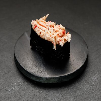 Спайси суши с крабом в Yuzawa Sushi по цене 190 ₽