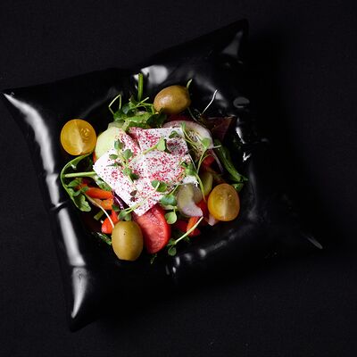 Салат в греческом стиле в Эндорфин по цене 730 ₽