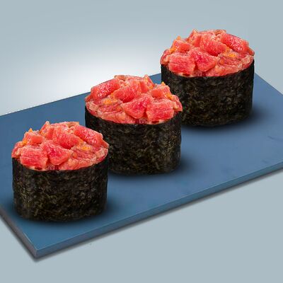 Комбо спайси-гунканов с тунцом в НАШИ СУШИ по цене 920 ₽