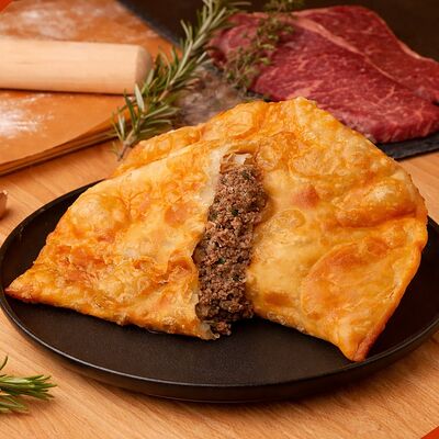 Чебурек из мраморной говядины в Чебуречная Дайте два, пожалуйста по цене 265 ₽