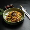 Пряная яичная лапша со свининой и грибами цаогу в Том и ям по цене 990