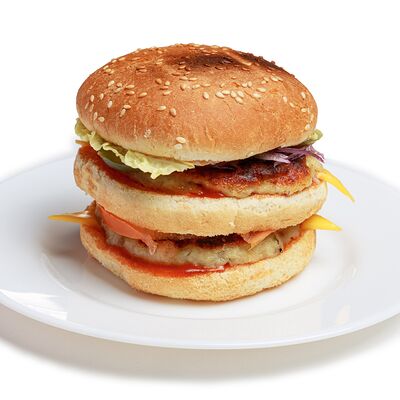 Бургер с куриной котлетой в Абсолют по цене 330 ₽