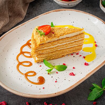 Медовик в Поляна по цене 450 ₽