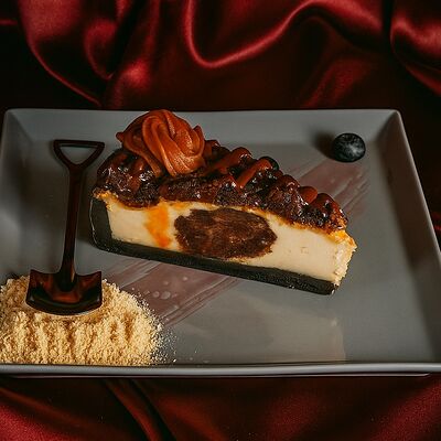 Чизкейк Арахисовый кранч в Mokka Lounge по цене 580 ₽