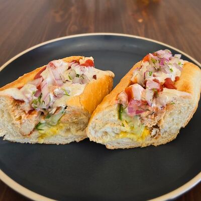 Хот-дог с курицей в Симпл по цене 199 ₽