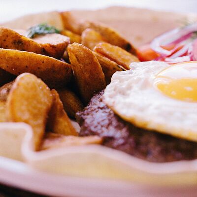 Рубленый бифштекс с яйцом в Burger 67 по цене 327 ₽