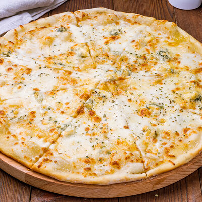 Pizza 4 fromages в The Jungle по цене 9000 ₣