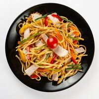 Վոկ հավի մսով в Sushi Zone