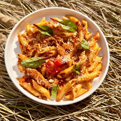 Паста Болоньезе с пармезаном в Кафе Театральное по цене 475 ₽