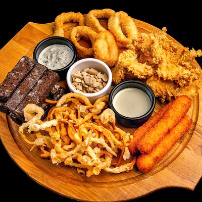 Горячие пивные закуски в Harats Pub по цене 1490 ₽