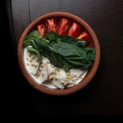 Теплый салат с курицей в Ели Сацебели по цене 1070 ₽