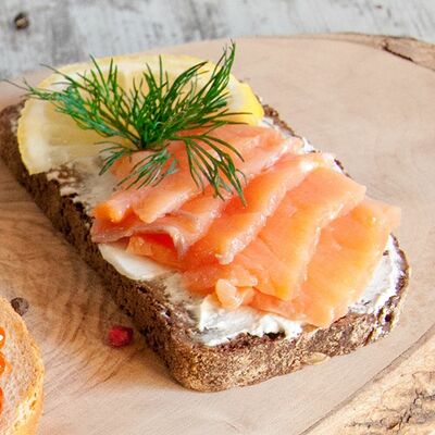 Брускетта с лососем Шеф-посола в На абордаж по цене 200 ₽