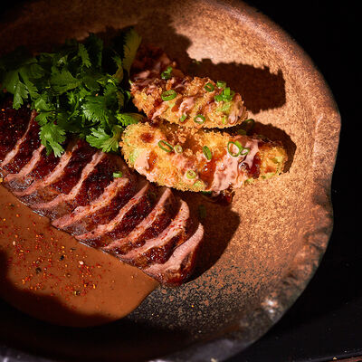 Утка по-пекински c луковым хойсин и авокадо в Zuka по цене 1850 ₽