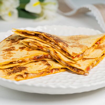 Кесадилья с курицейв Та самая на Хмельницкого по цене 567 ₽