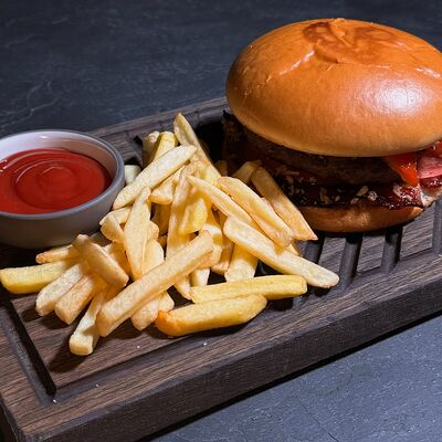 Бургер BBQ в Мишка Бар по цене 890 ₽