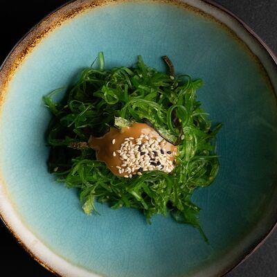 Чука салат с устричным соусом в Godzilla sushi по цене 440 ₽