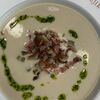 Крем-суп Вишисуаз со свиными ушками и беконом в Bistrot Le Moujik по цене 620