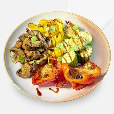 Ассорти из овощей на гриле в Caviar по цене 1050 ₽