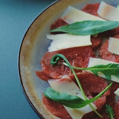 Карпаччо из говядины с пармезаном в Semplice Secondfloor по цене 520 ₽