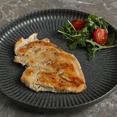 Стейк из куриной грудки в FRIENDLOUNGE по цене 540 ₽