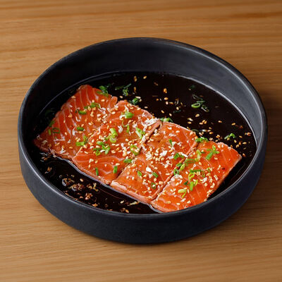 Татаки из лосося в Kenobi по цене 850 ₽