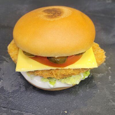 Чизбургер с курицей в Лапшичная ВокБери по цене 385 ₽