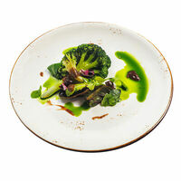 Брокколи на гриле с финиками в ИТЛЕ Стейк-кафе Halal