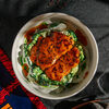 Куриное бедро с соусом манго-кимчи и брокколи в сливках в Тут и там по цене 930