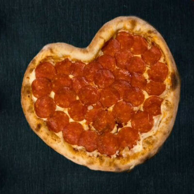 Love is в Epic Pizza - метровая пицца по цене 1188 ₽
