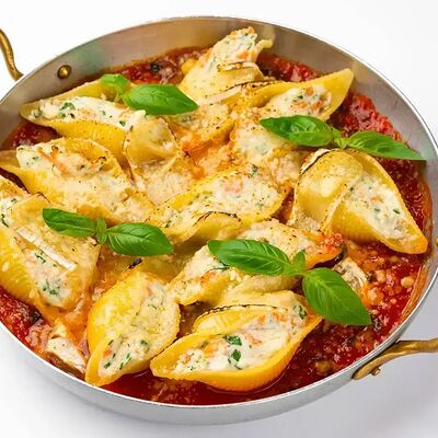 Запеченая паста с лососем в Osteria Amici по цене 1190 ₽