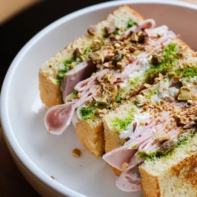 Сэндвич с мортаделлой, страчателлой и фисташкой в The Odi по цене 22 р.