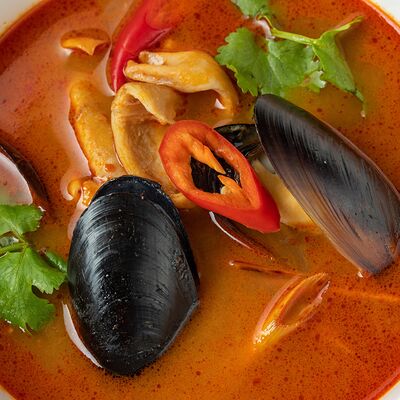 Томатный суп с морепродуктами в William Bass по цене 700 ₽