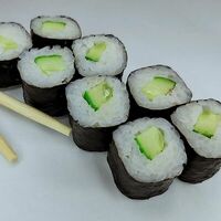 Ролл с огурцом в Кафе МИКС