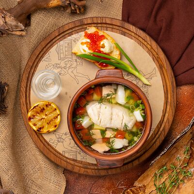 Уха по-царски с красной икрой в Усадьба Банная по цене 1050 ₽