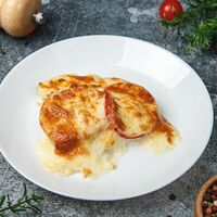 Грудка куриная, запеченная с сыром в Family Food